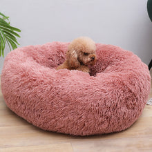 Laden Sie das Bild in den Galerie-Viewer, Flauschiges Bett

